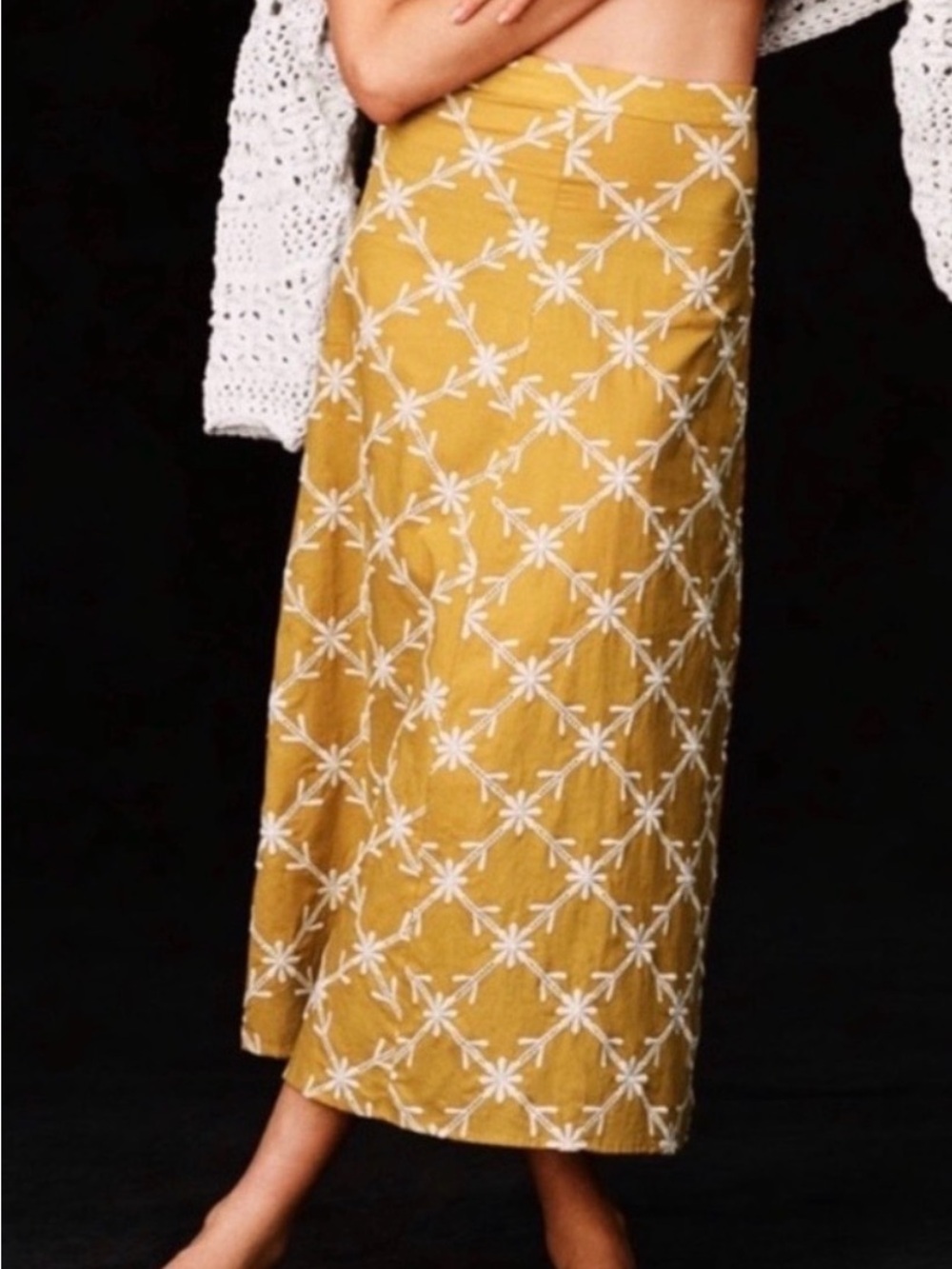 Zara Mustard Yellow Maxi Skirt with White Floral Embroidery size xs